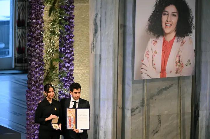 Nobel da Paz entregue a filhos de Narges Mohammadi 